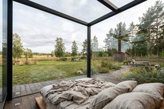 Visualisering: udsigt fra sengen gennem glasvæggen i Vivaldis soveværelse